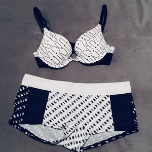 32AA PINK Victoria’s Secret Everyday Bra